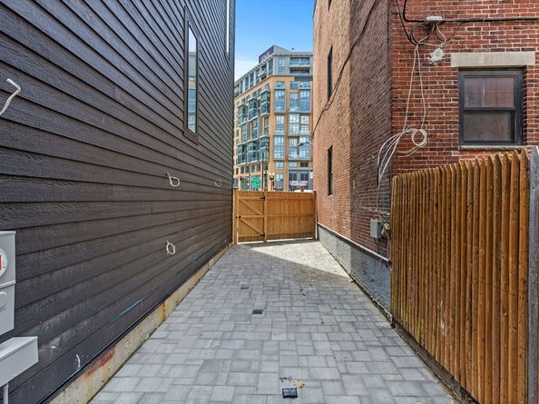 43 Stillman Street TH, Boston MA 02113