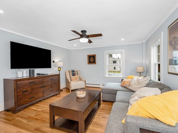 33 Upland St 33, North Andover MA 01845