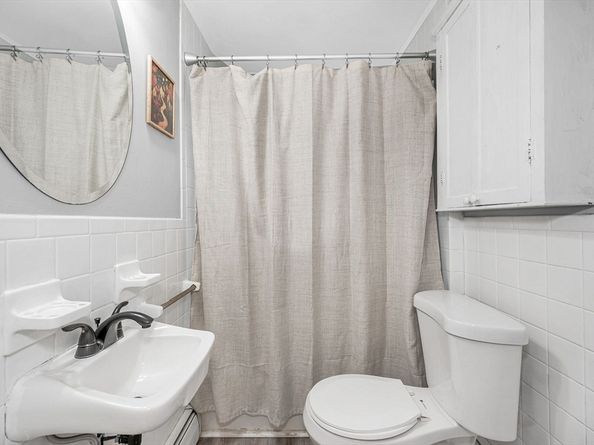 33 Upland St 33, North Andover MA 01845