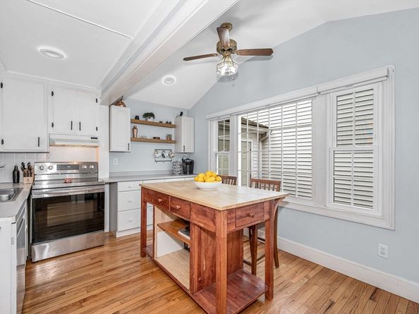 33 Upland St 33, North Andover MA 01845