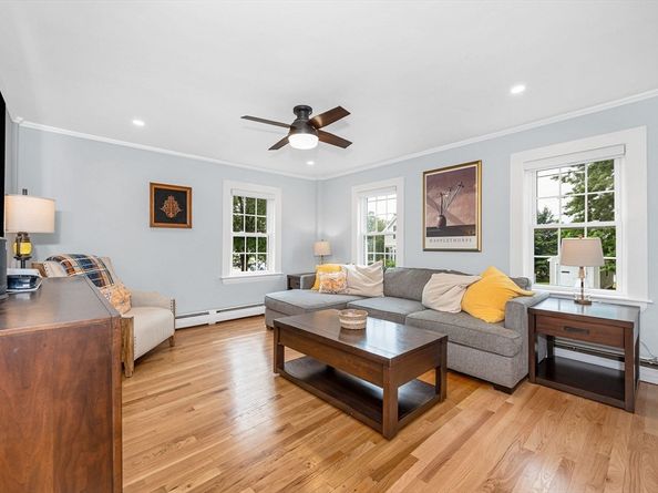 33 Upland St 33, North Andover MA 01845