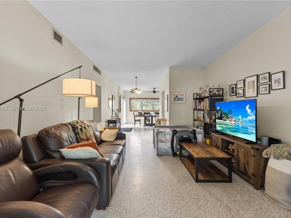 325 Bird Rd, Coral Gables FL 33146