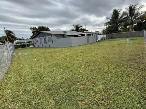 11421 SW 150th Dr, Miami FL 33176