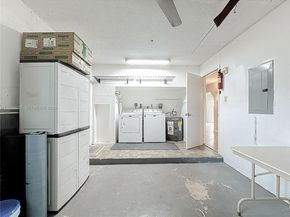 8102 NW 96th Ter, Tamarac FL 33321