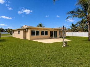8102 NW 96th Ter, Tamarac FL 33321