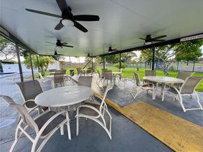 8102 NW 96th Ter, Tamarac FL 33321