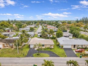 8102 NW 96th Ter, Tamarac FL 33321