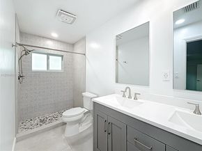 8102 NW 96th Ter, Tamarac FL 33321