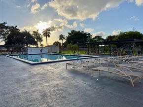 8102 NW 96th Ter, Tamarac FL 33321