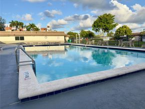 8102 NW 96th Ter, Tamarac FL 33321