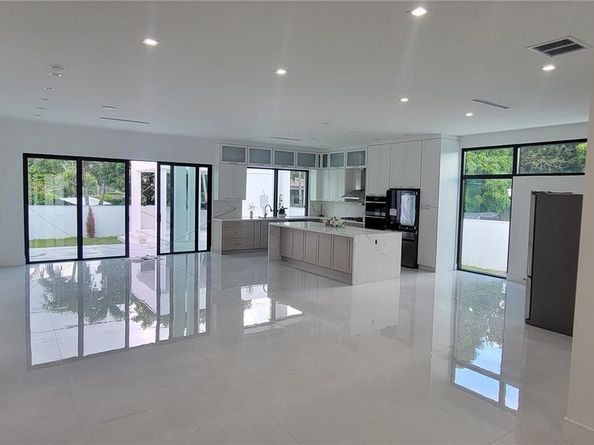 Undisclosed Address #A11872979, Miami Springs FL 33166