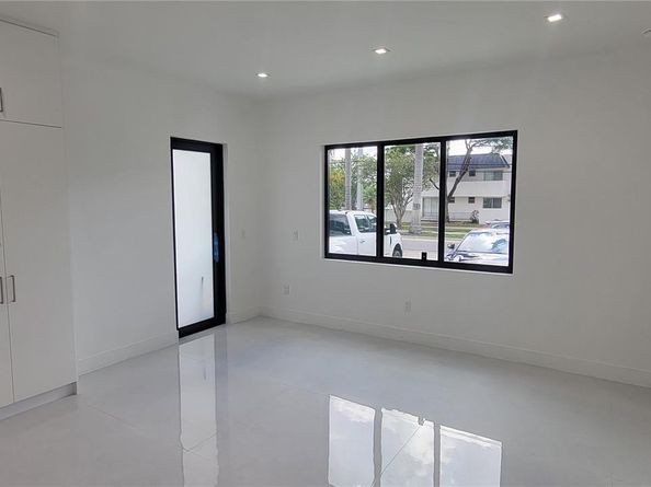 Undisclosed Address #A11872979, Miami Springs FL 33166