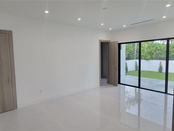 Undisclosed Address #A11872979, Miami Springs FL 33166