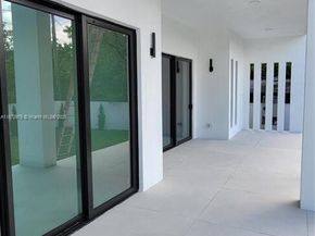 472 S Royal Poinciana Blvd, Miami Springs FL 33166