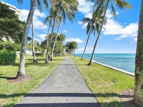 1 Grove Isle Dr A1110, Miami FL 33133