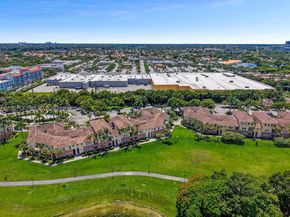 10022 NW 7th St 207, Miami FL 33172