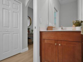10022 NW 7th St 207, Miami FL 33172