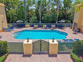 10022 NW 7th St 207, Miami FL 33172