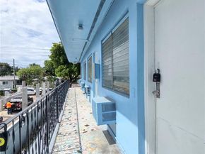 1565 SW 6th St, Miami FL 33135