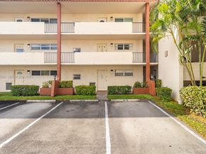 9820 S Hollybrook Lake Dr 106, Pembroke Pines FL 33025