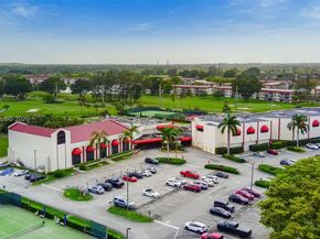 9820 S Hollybrook Lake Dr 106, Pembroke Pines FL 33025