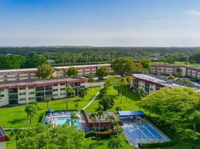 9820 S Hollybrook Lake Dr 106, Pembroke Pines FL 33025