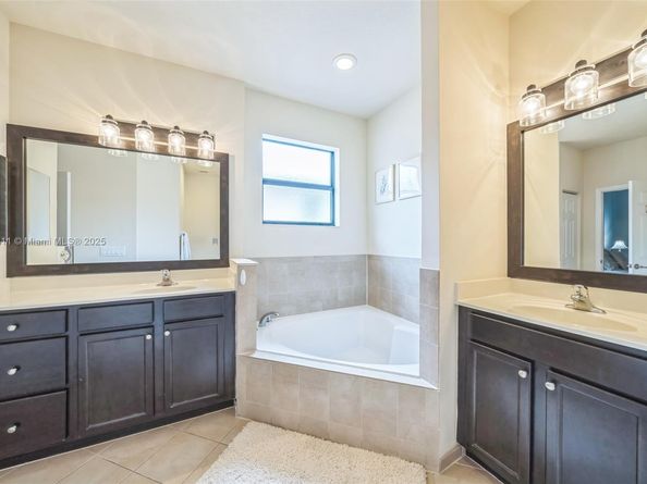627 SE 34th Ave, Homestead FL 33033
