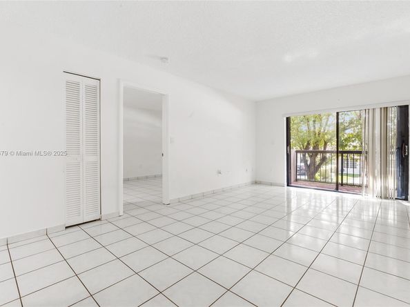 995 SW 84th Ave 223, Miami FL 33144