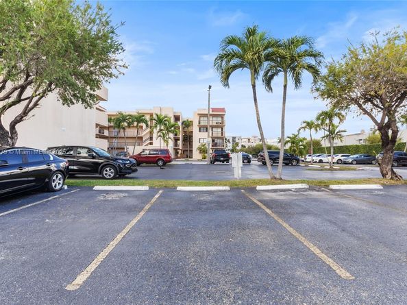 995 SW 84th Ave 223, Miami FL 33144
