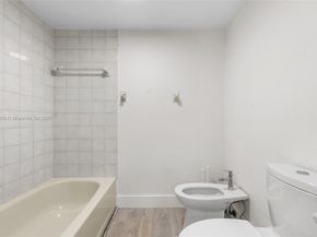 995 SW 84th Ave 223, Miami FL 33144