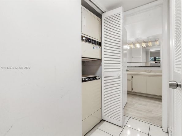 995 SW 84th Ave 223, Miami FL 33144