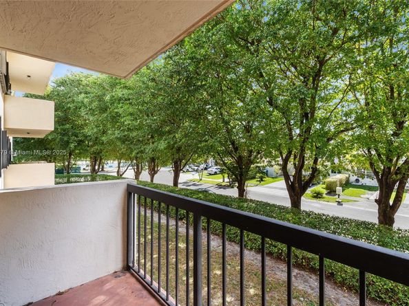 995 SW 84th Ave 223, Miami FL 33144