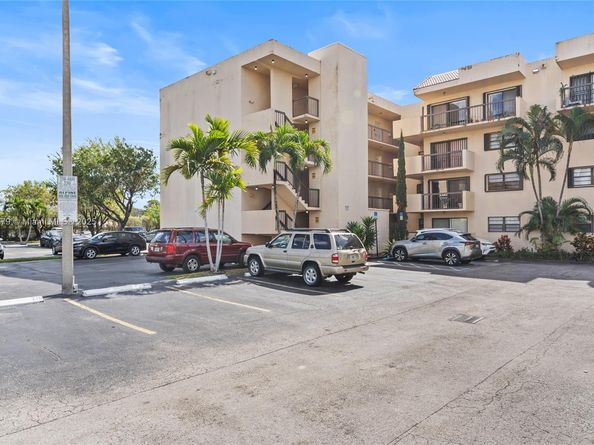 995 SW 84th Ave 223, Miami FL 33144