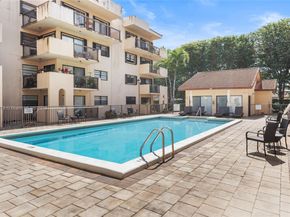 995 SW 84th Ave 223, Miami FL 33144