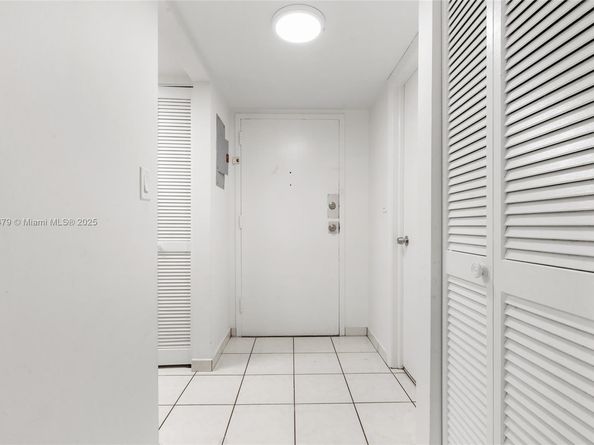 995 SW 84th Ave 223, Miami FL 33144