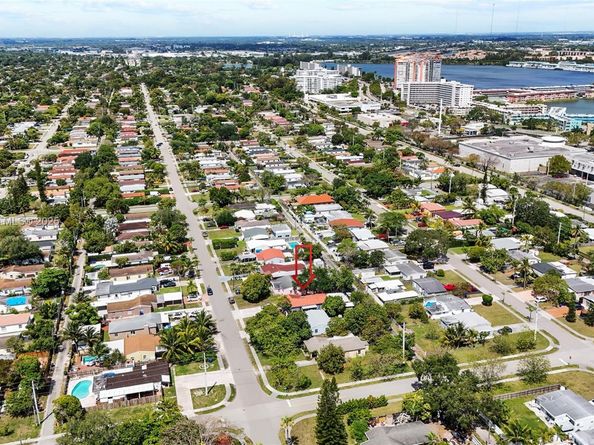 1679 NE 181st St, North Miami Beach FL 33162