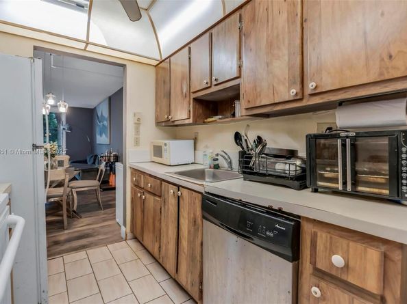 3321 NW 47th Ter 330, Lauderdale Lakes FL 33319