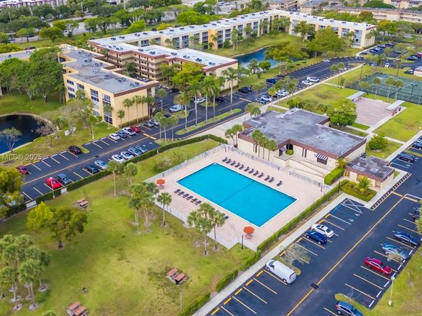 3321 NW 47th Ter 330, Lauderdale Lakes FL 33319