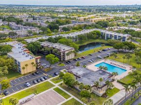 3321 NW 47th Ter 330, Lauderdale Lakes FL 33319