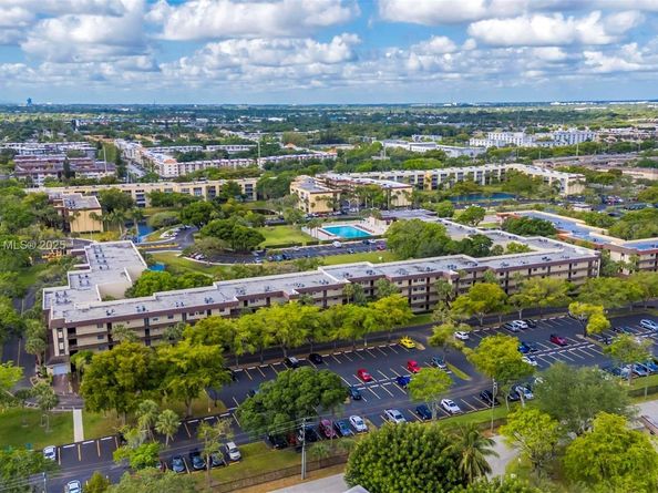 3321 NW 47th Ter 330, Lauderdale Lakes FL 33319