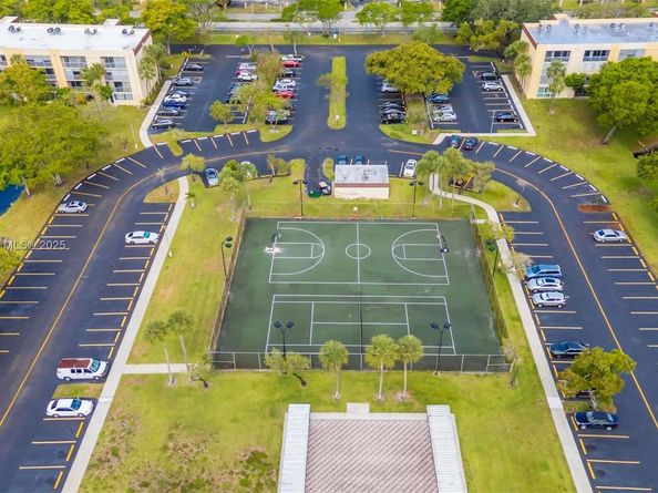 3321 NW 47th Ter 330, Lauderdale Lakes FL 33319