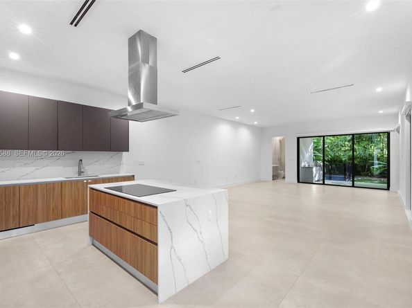 3063 Elizabeth St, Miami FL 33133