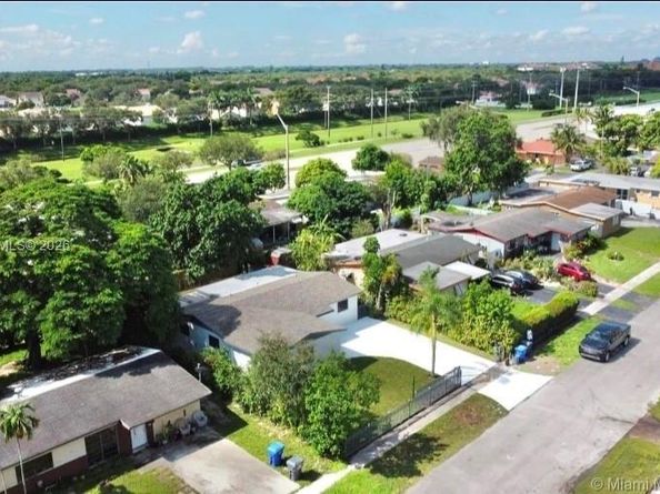 7450 Hope St, Hollywood FL 33024