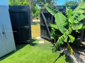 1464 NE 28th St, Pompano Beach FL 33064