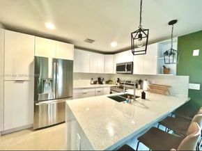 1464 NE 28th St, Pompano Beach FL 33064