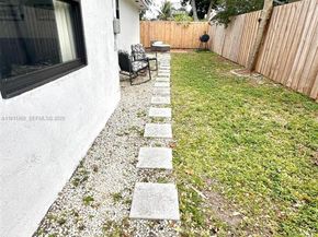 1464 NE 28th St, Pompano Beach FL 33064