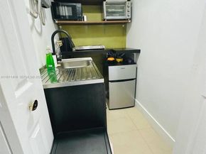 1464 NE 28th St, Pompano Beach FL 33064