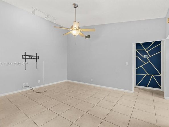 3502 Waterview Cir, Palm Springs FL 33461
