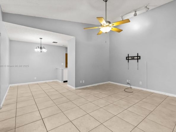 3502 Waterview Cir, Palm Springs FL 33461