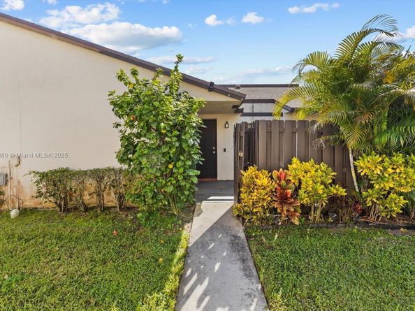 3502 Waterview Cir, Palm Springs FL 33461